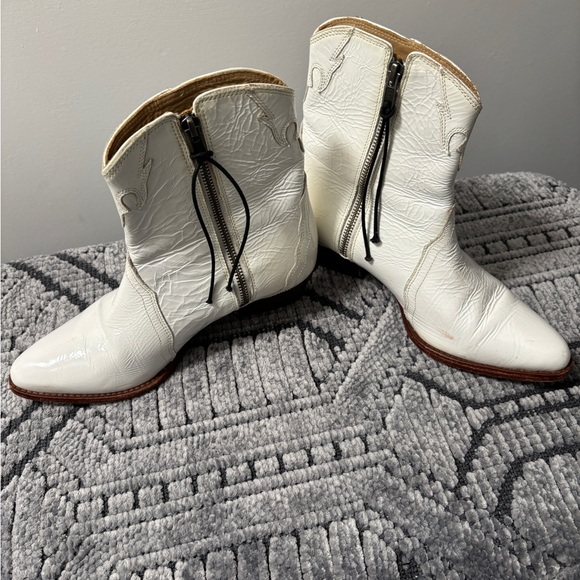 Free People Frontier Western Patent Leather Pointed Toe Ankle Boot Size 37/6 - Picture 5 of 16